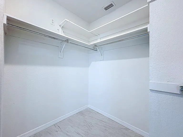 2881 Hammock Dr — Photo 1