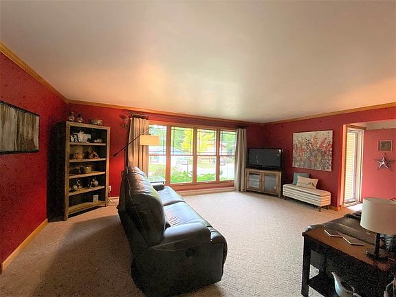 4th image of 2492 Leslie Dr