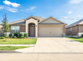 9757 Mint Hill Dr, Fort Worth, TX 76108