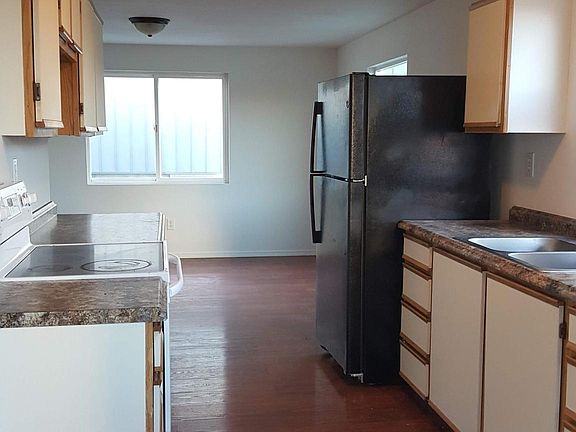 2nd image of 2916 Hoyt Ave APT 3