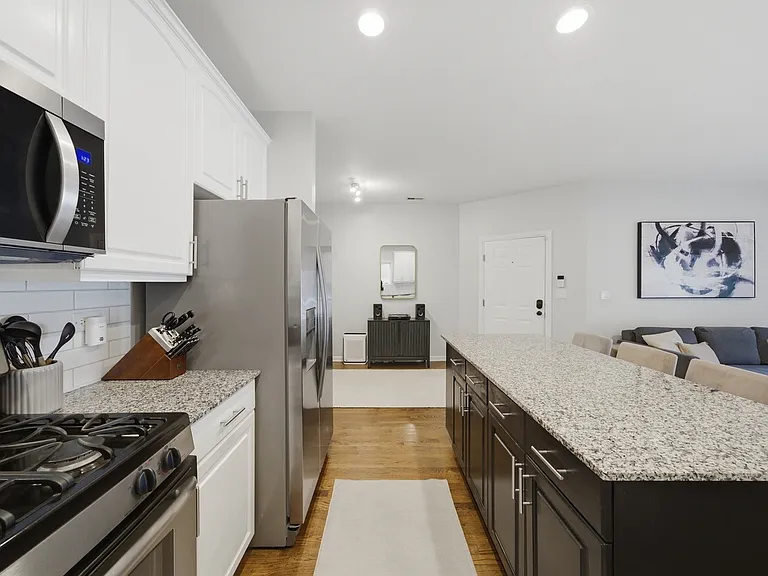 1623 W Grand Ave #1E — Photo 6