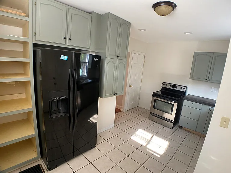 419 E Lane Ave — Photo 5