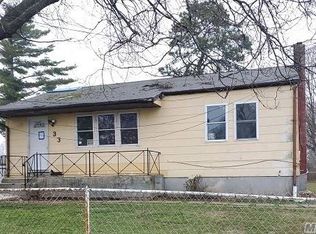 33 Inchcape Rd, Bay Shore, NY 11706