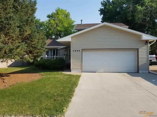 3809 W Saint Louis St, Rapid City, SD 57702