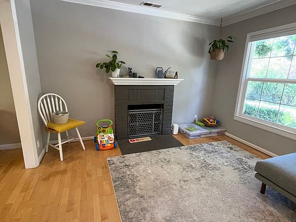 5th image of 107 Holcomb Ave #A