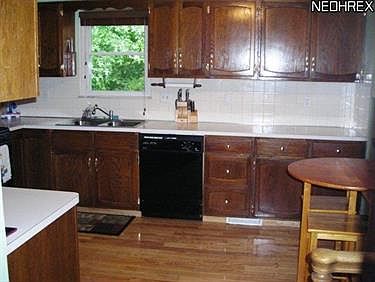 3rd image of 4561 W 210th St