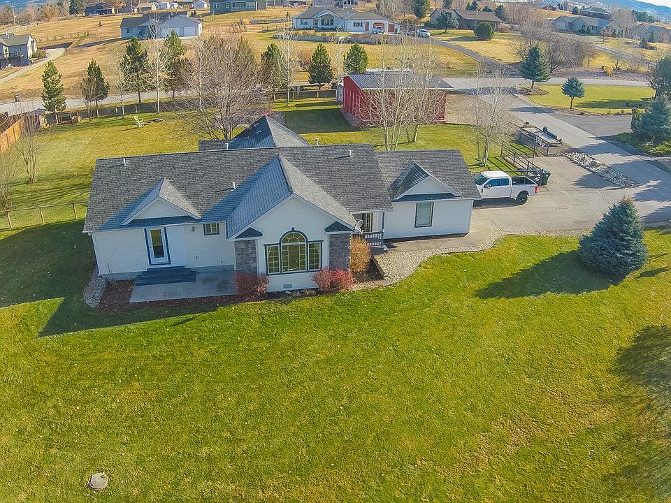 1st image of 683 Fieldstone Dr