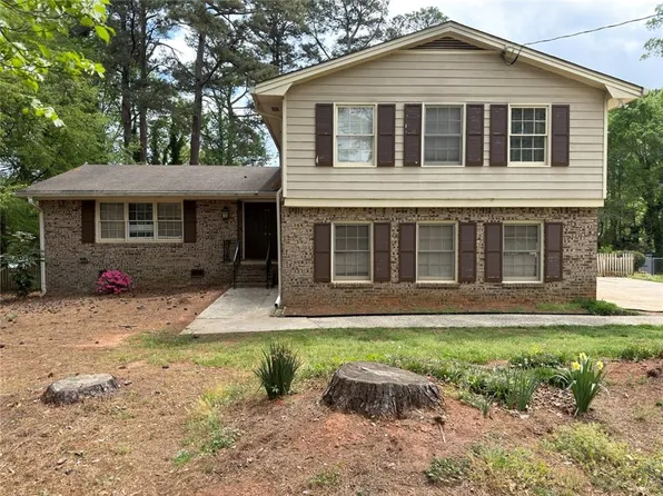 4722 Kenneth Dr SW, Lilburn, GA 30047