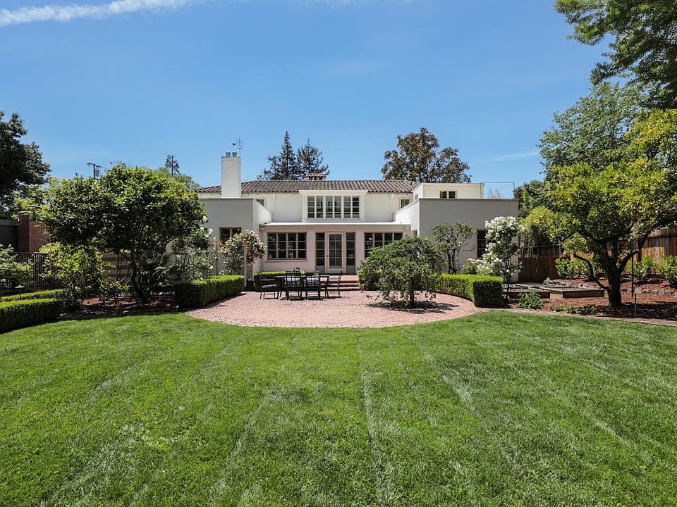 2nd image of 423 Chaucer St
