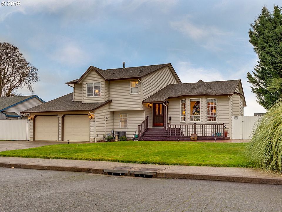 1st image of 808 NE 141st St
