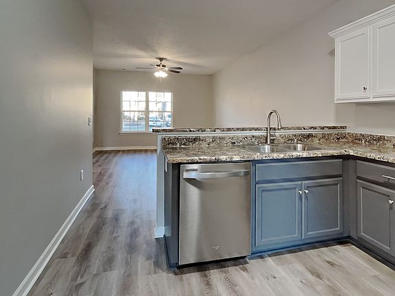 3rd image of 2434 New Holland Cir