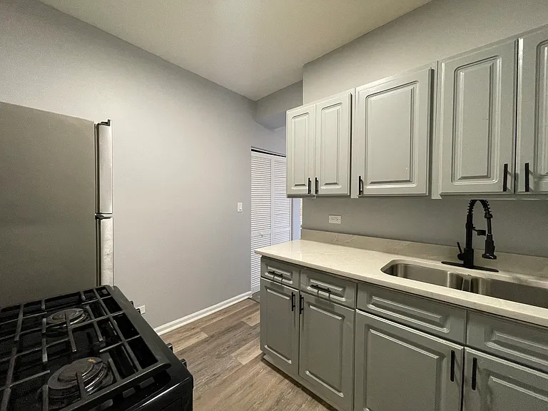 3945 W Division St #1 — Photo 9