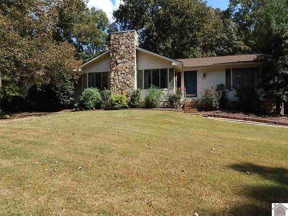 4th image of 108 Shady Brook Ln