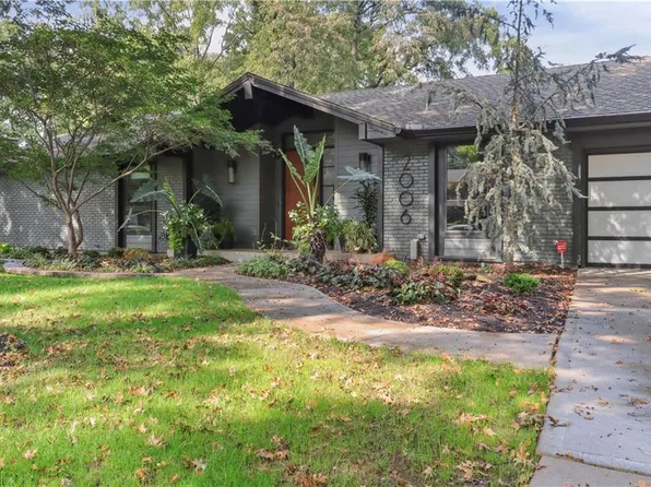 2006 W 91st St, Leawood, KS 66206