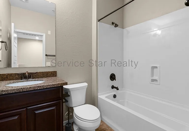 5550 N 16th St #109 — Photo 12