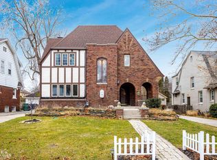 1231 Bishop Rd, Grosse Pointe Park, MI 48230