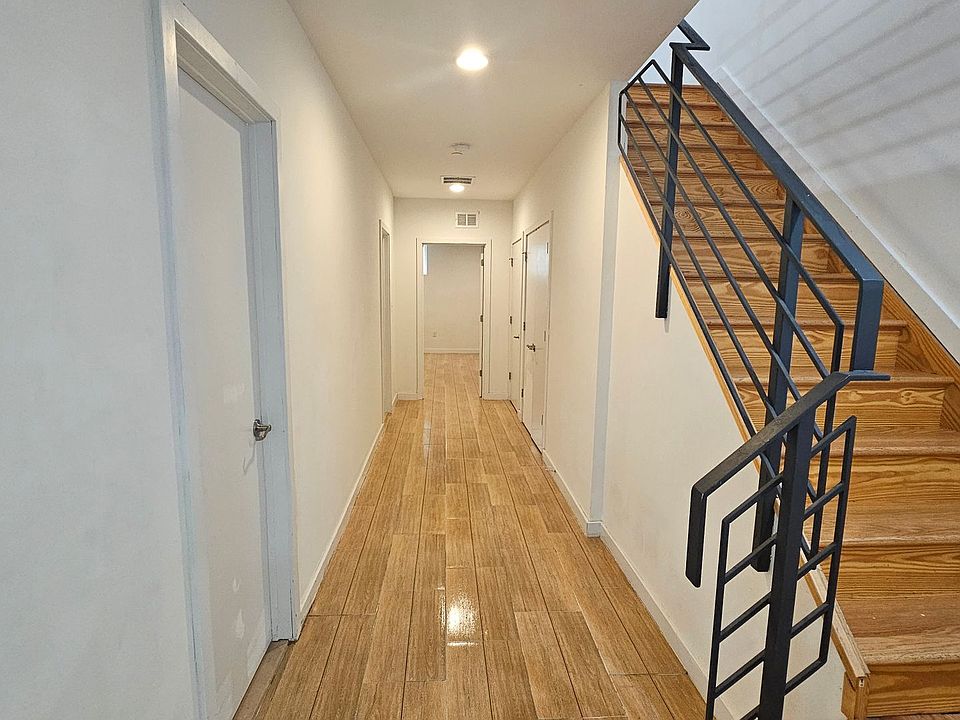 1st image of 521 N 34th St Room 3