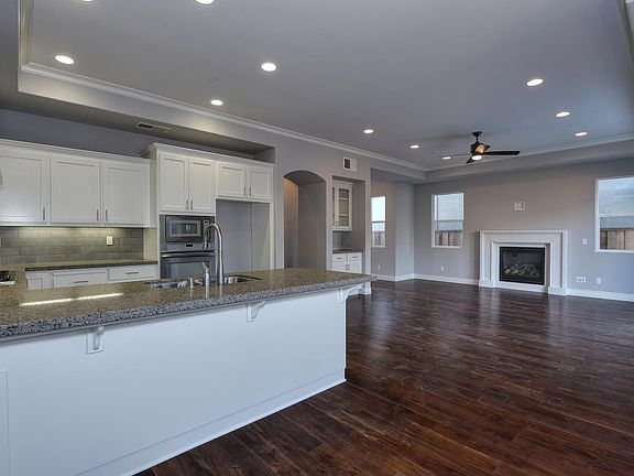 5th image of 655 Saint James Dr