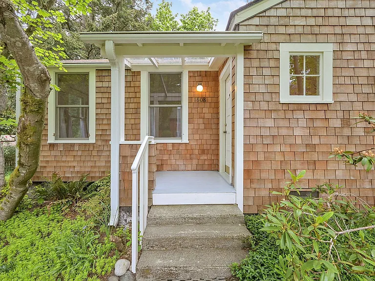 1608 Walnut St — Photo 34