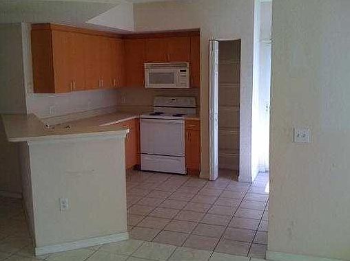 2nd image of 1208 Belmont Ln