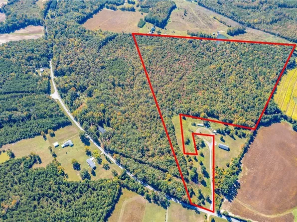 1282 Country Club Dr #17, Chase City, VA 23924