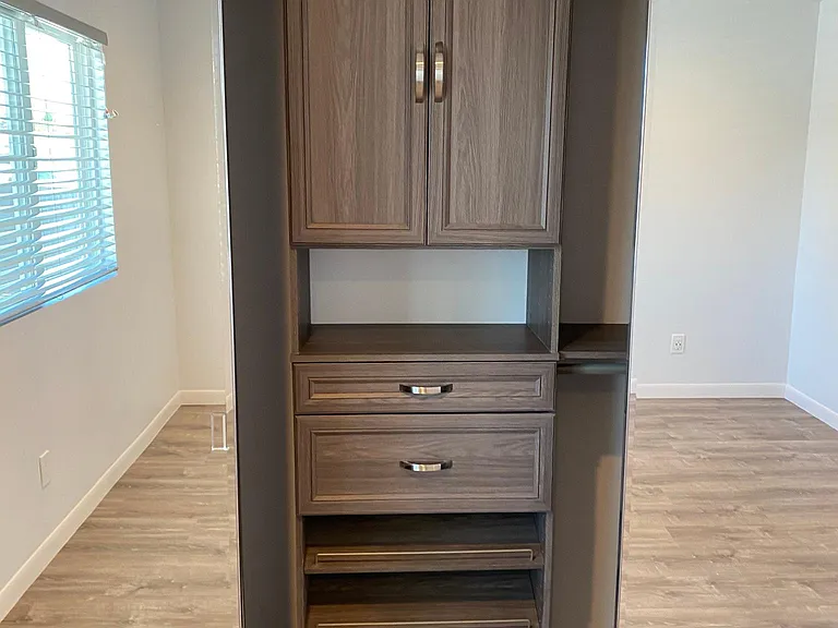 4212 Clairemont Dr — Photo 14