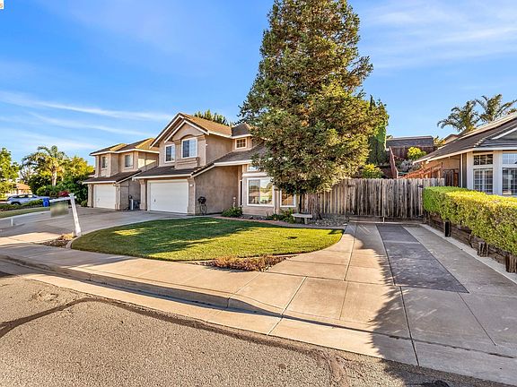3rd image of 1003 Linda Vista Way