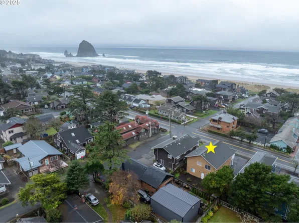 663 S Hemlock St, Cannon Beach, OR 97110
