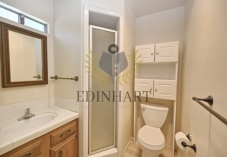 145 E University Ave — Photo 50