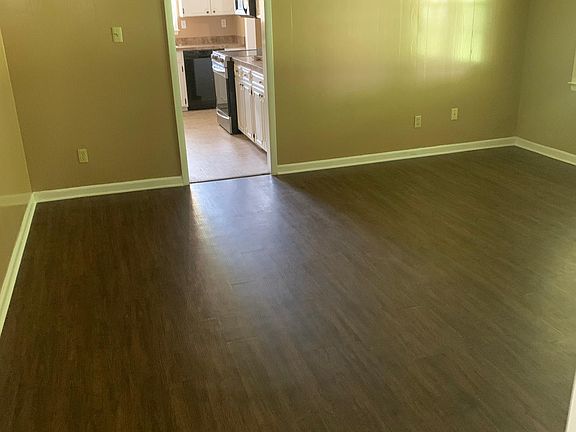 5th image of 230 Carol Villa Dr