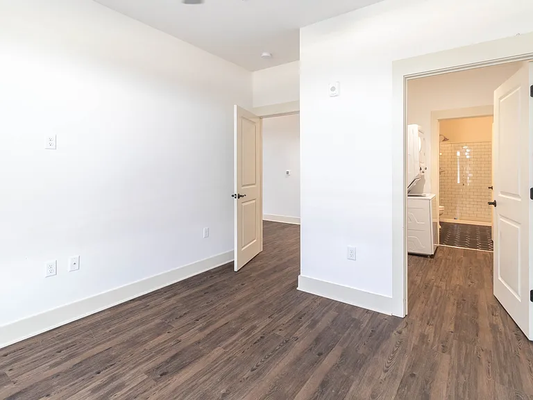 1120 Franck St — Photo 36