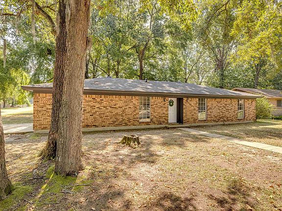 3rd image of 501 Birchwood Dr