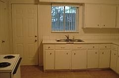 4th image of 1806 Martin Luther Dr