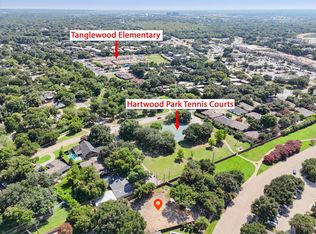 2889 Oakbriar Trl, Fort Worth, TX 76109