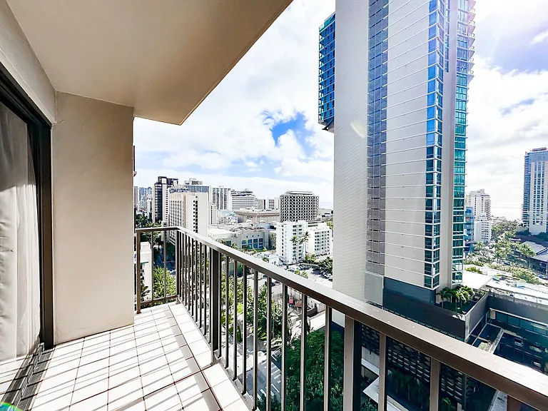 2140 Kuhio Ave #1706 — Photo 12