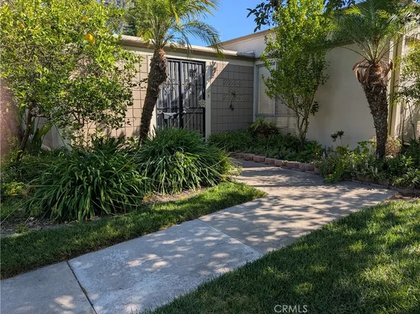 79 Calle Aragon Unit B, Laguna Hills, CA 92637