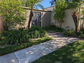 79 Calle Aragon, Laguna Hills, CA