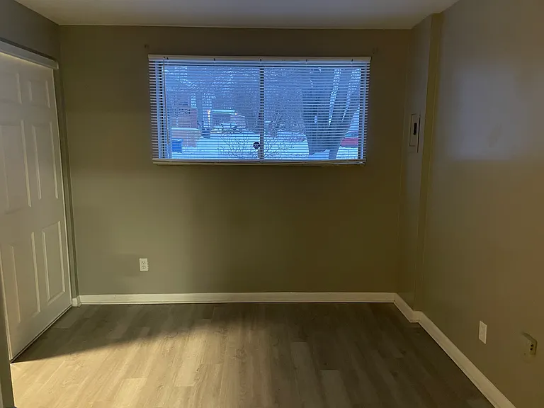 595 Brown St — Photo 24