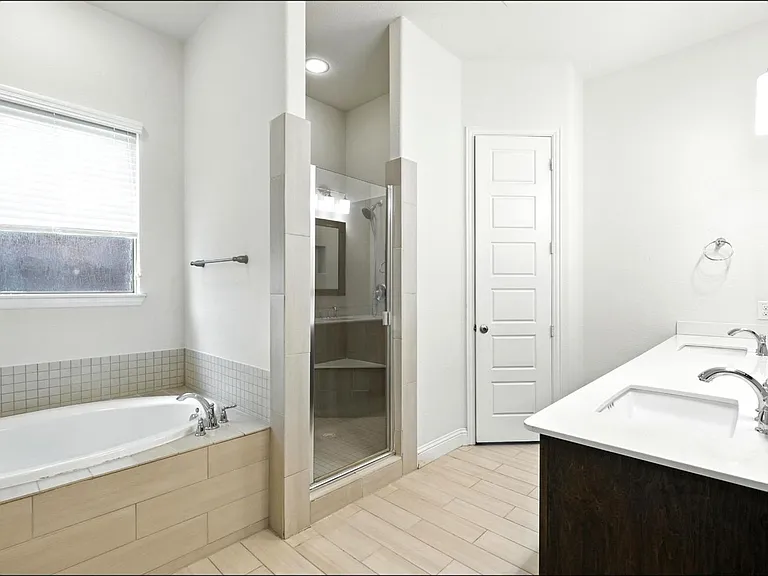 1733 Adalina Dr — Photo 26