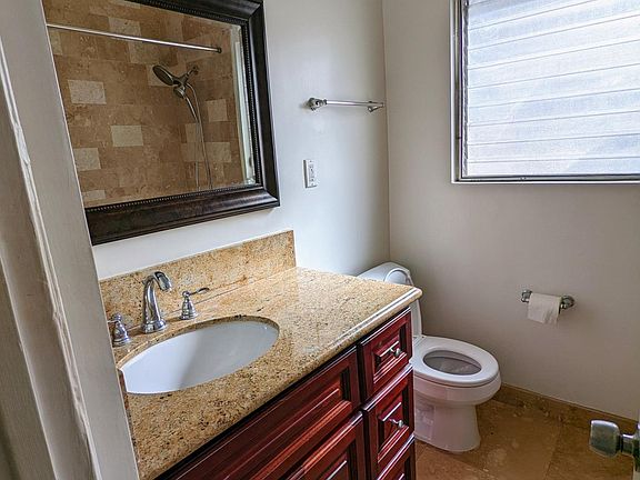 5th image of 1725 Centinela Ave APT 1