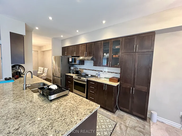 222 Dolce Cres — Photo 11