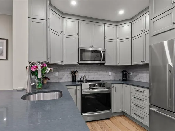 1000 Providence Pl APT 145, Providence, RI 02903