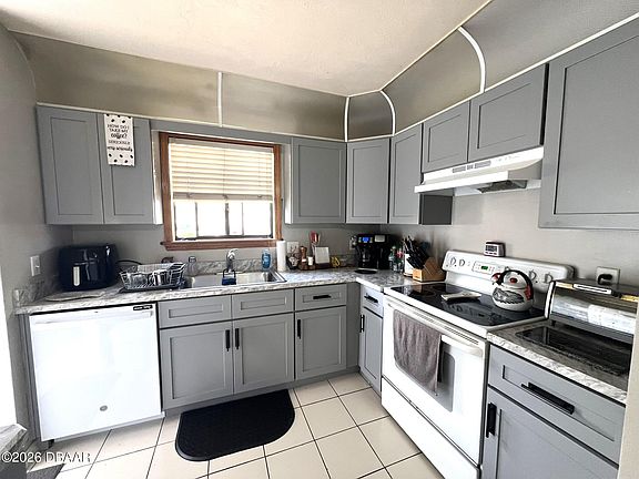 2nd image of 1301 Deer Springs Rd