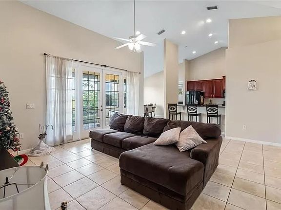 3rd image of 13036 Baybrook Ln