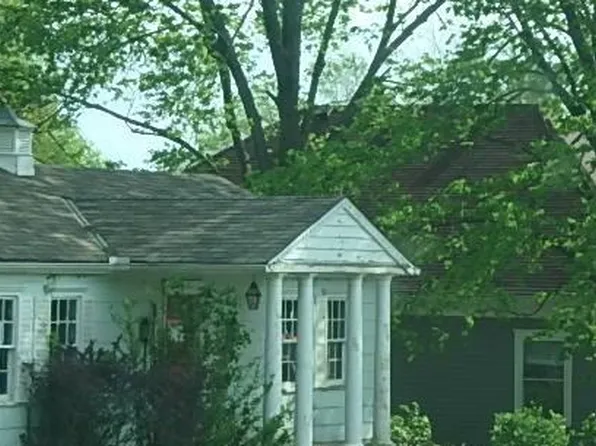 32640 W 82nd St, De Soto, KS 66018