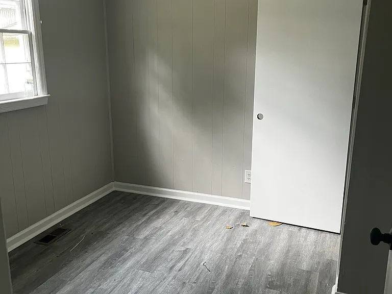 401 Elm St — Photo 3