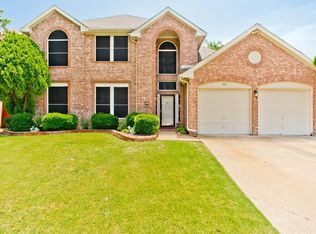 407 Mill Ridge Dr, Arlington, TX 76018