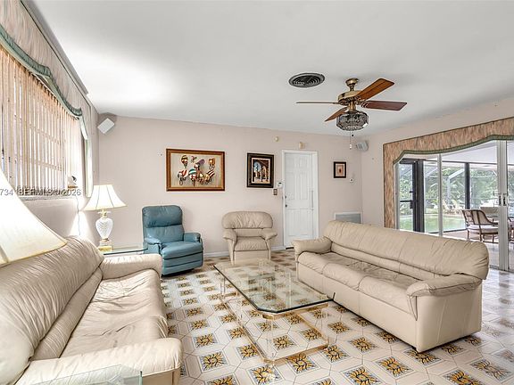 5th image of 7200 Miami Lakeway S