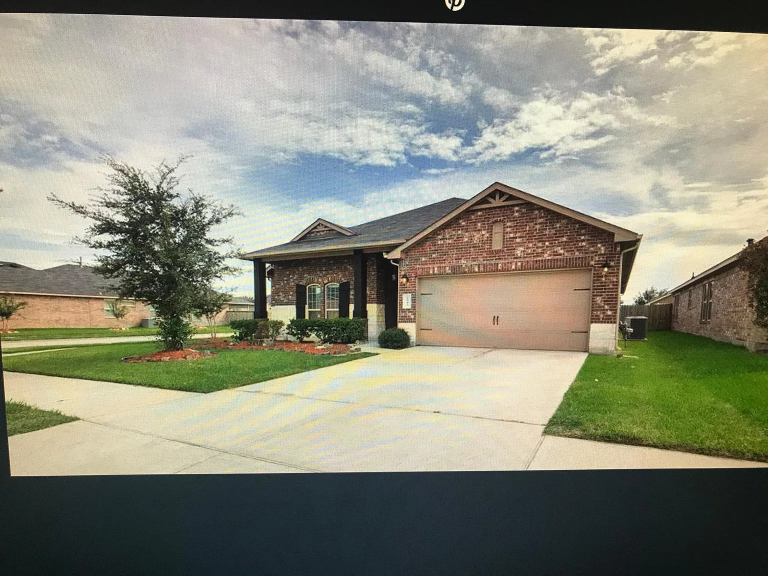 4 bed, 2464 sqft, $2,800 — Photo 2