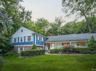 3802 Crestlake Dr, Bloomfield Hills, MI 48304